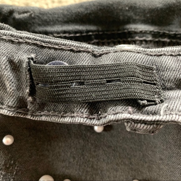Black Pearl Embellished Jeans - Picture 7 of 9